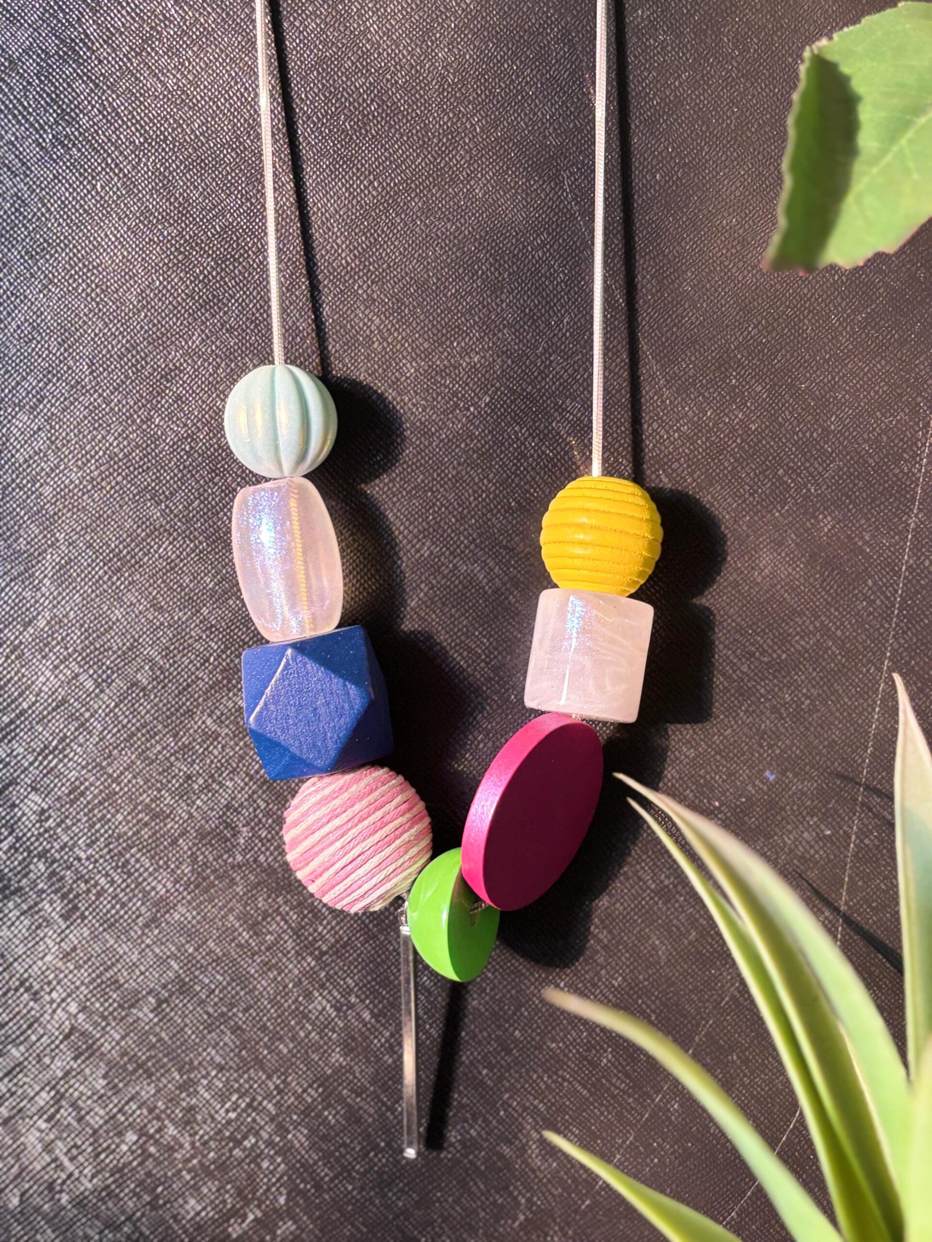 KOREAN STYLE ASYMMETRY FIGURED CYLINDRICAL NECKLACE