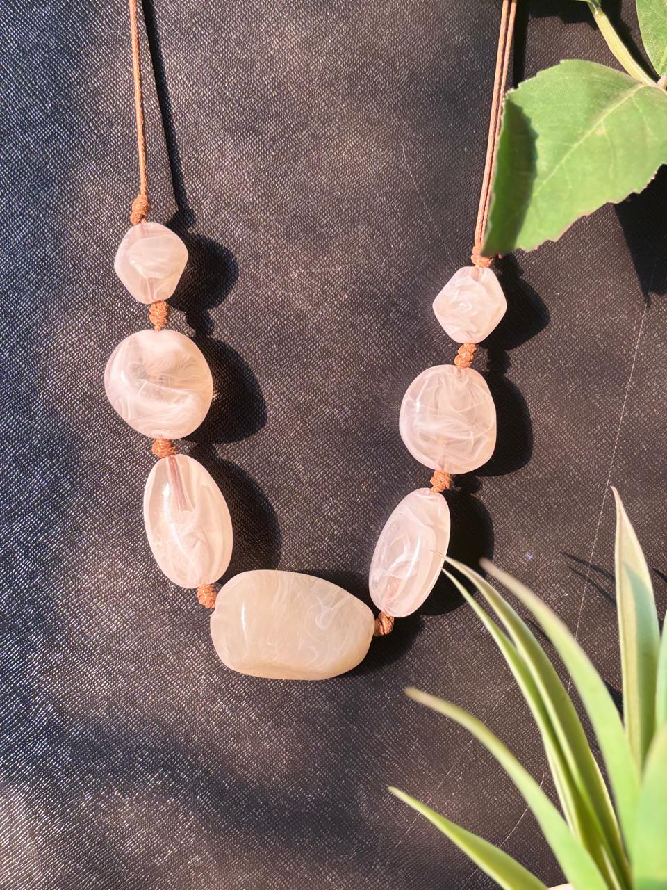 VINTAGE STYLE STONE GEM NECKLACE