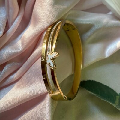 GOLDEN BUTTERFLY STAINLESS STEEL ANTI TARNISH BRACELET