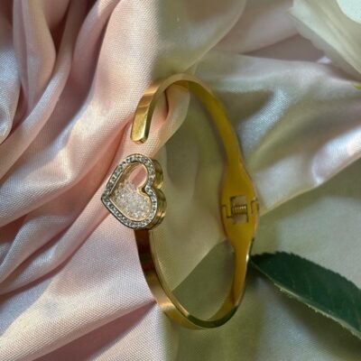 SWEET HEART STAINLESS STEEL ANTI TARNISH BRACELET