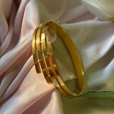 GOLDEN LAYERS STAINLESS STEEL ANTI TARNISH BRACELET