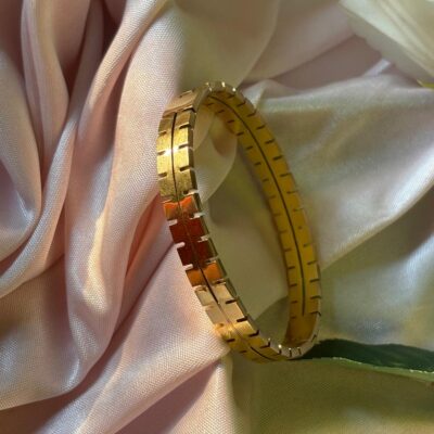 DOUBLE SIDE CUT STAINLESS STEEL ANTI TARNISH BRACELET