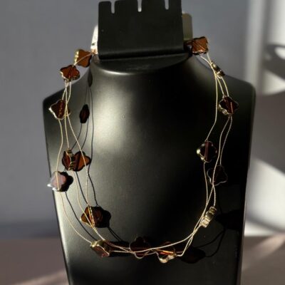 Petal Drift Brown Round Necklace